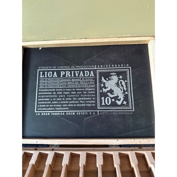 Liga Privada 10 Aniversario Toro Cigar Box Wooden Collectible - Picture 9 of 16